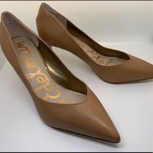 BNWT Sam Edelman Dark Nude Pumps.